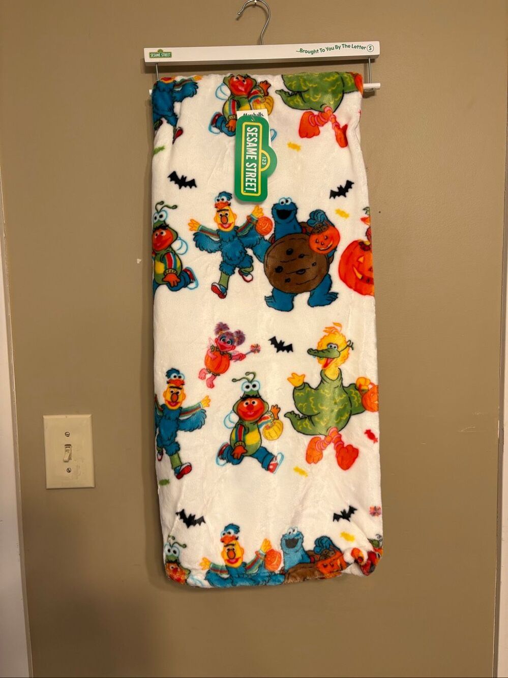Sesame Street Halloween 50x60” Throw Blanket Elmo Cookie Monster Big Bird NWT